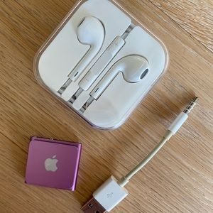 Apple iPod Shuffle 4th Generation w/ charger and Headphones